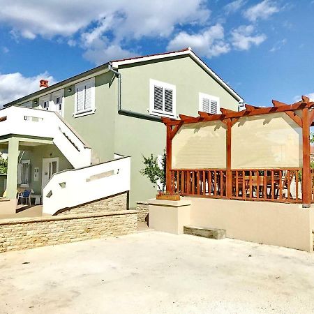 Apartmani Nina I Niko Ugljan Exterior photo