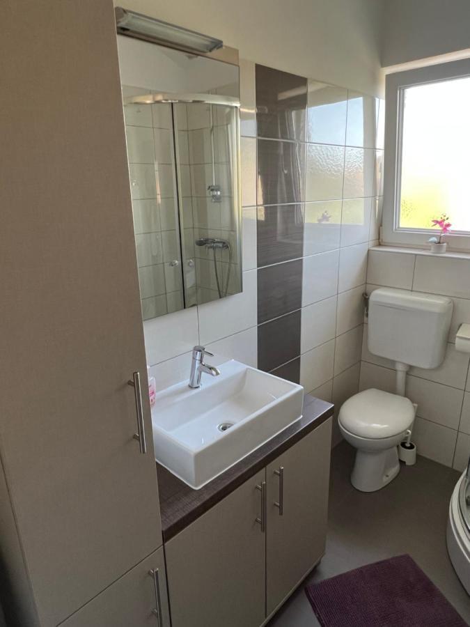 Apartmani Nina I Niko Ugljan Room photo