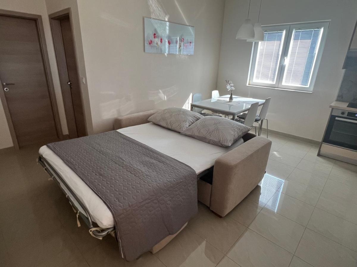 Apartmani Nina I Niko Ugljan Room photo