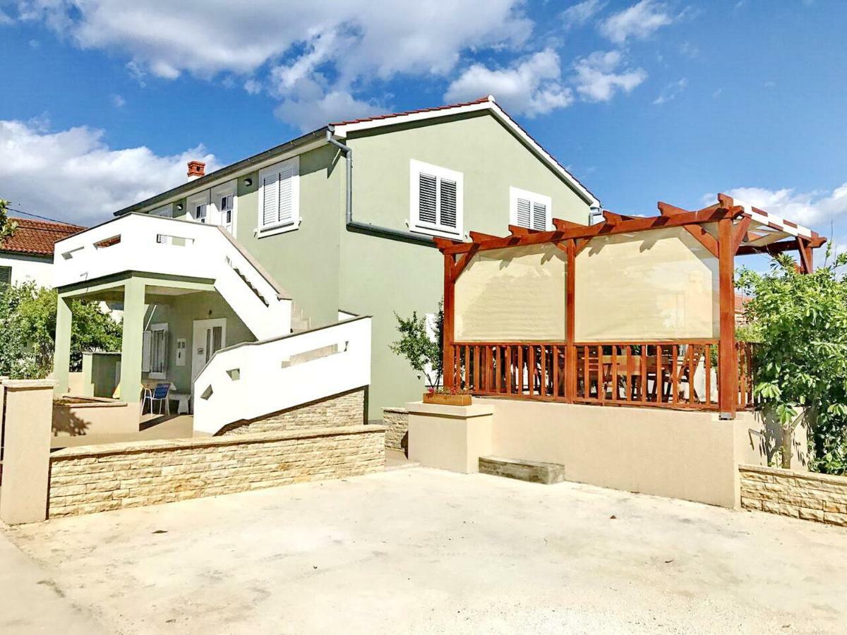 Apartmani Nina I Niko Ugljan Exterior photo